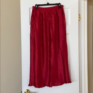 BN w/Tag long skirt ( light maroon)
